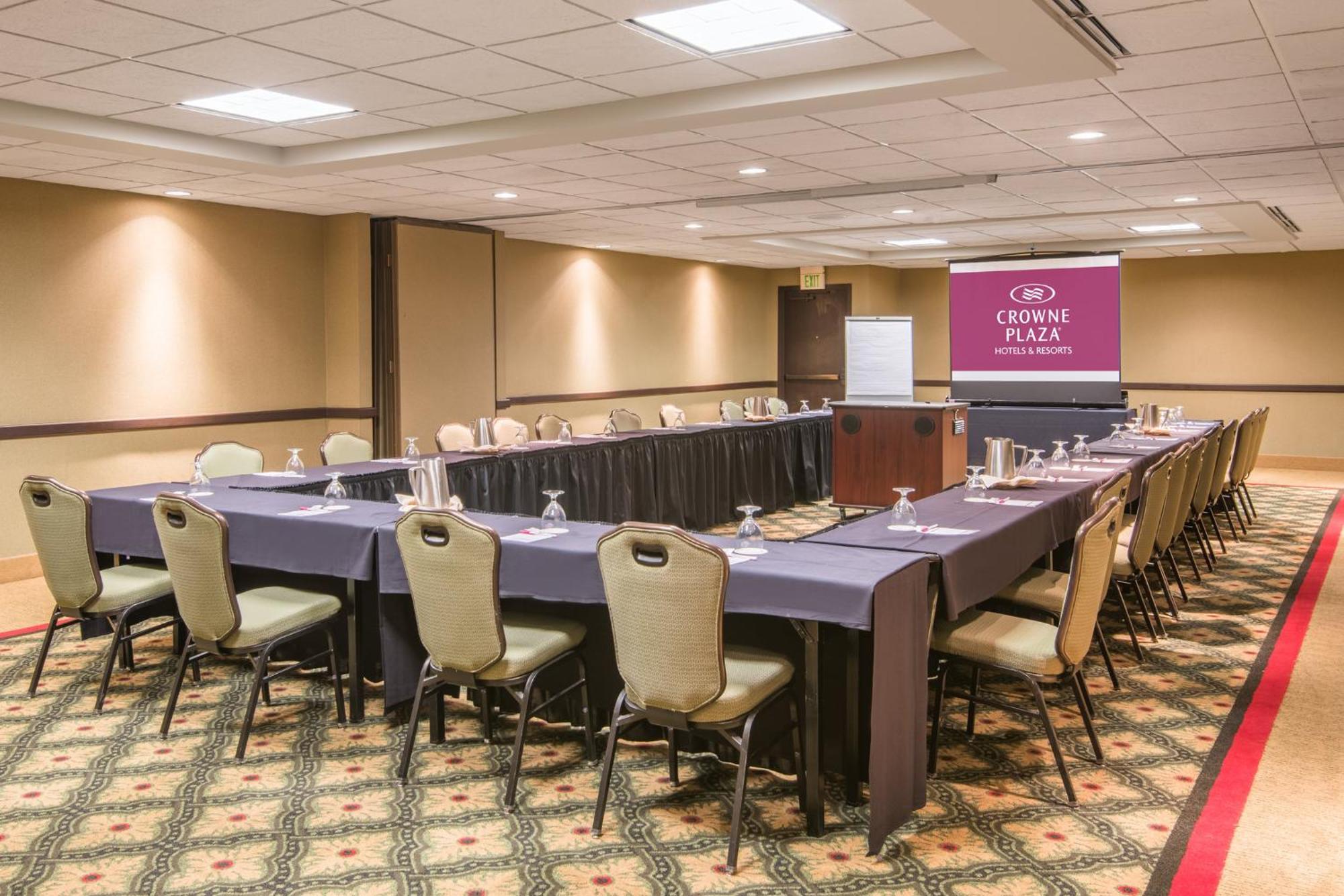 Crowne Plaza Indianapolis-Airport By Ihg Hotell Eksteriør bilde