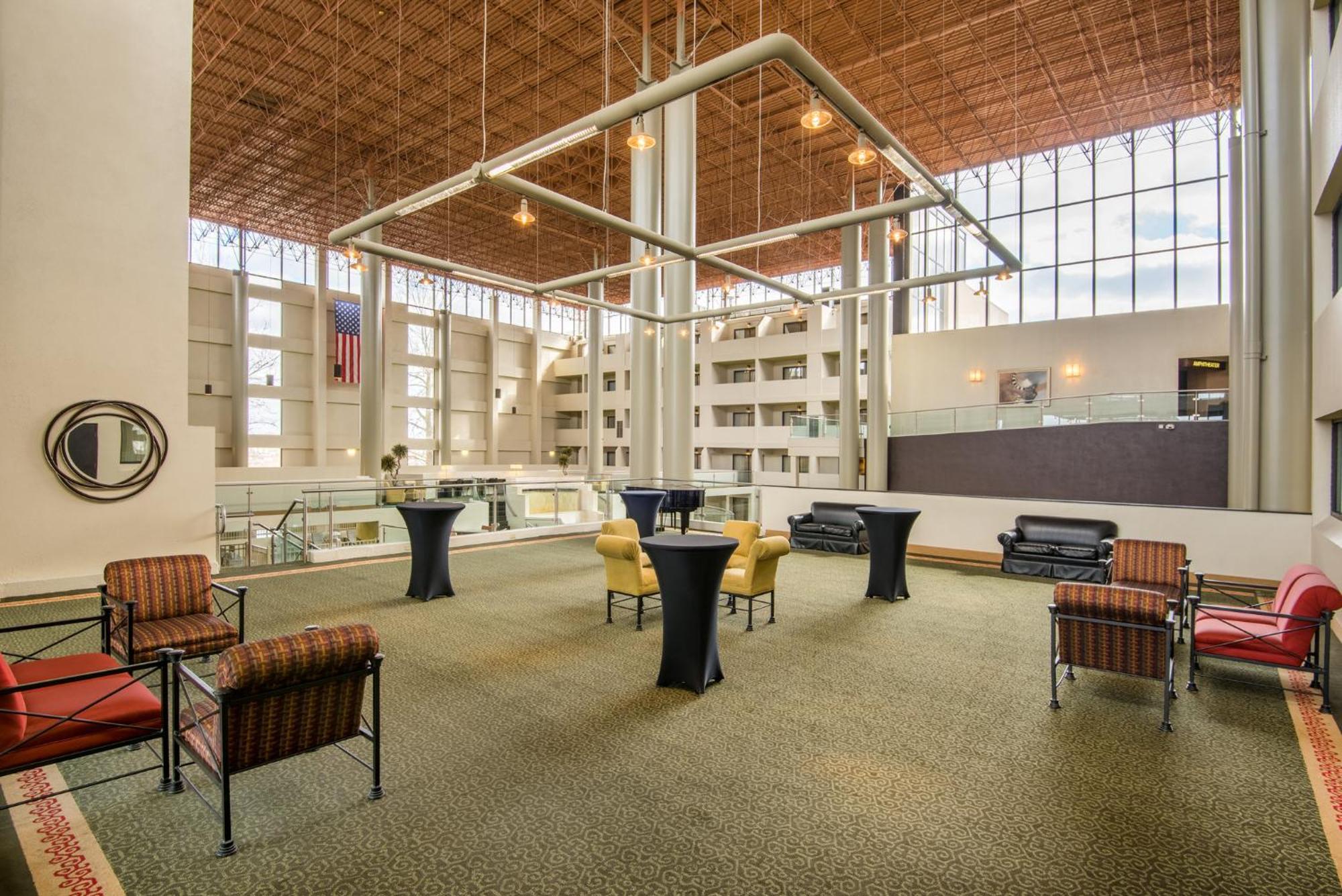 Crowne Plaza Indianapolis-Airport By Ihg Hotell Eksteriør bilde