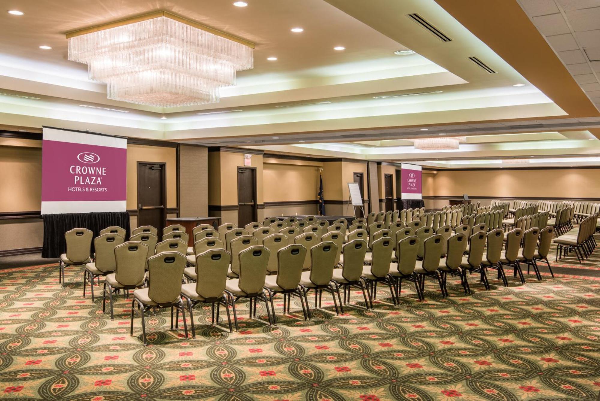 Crowne Plaza Indianapolis-Airport By Ihg Hotell Eksteriør bilde