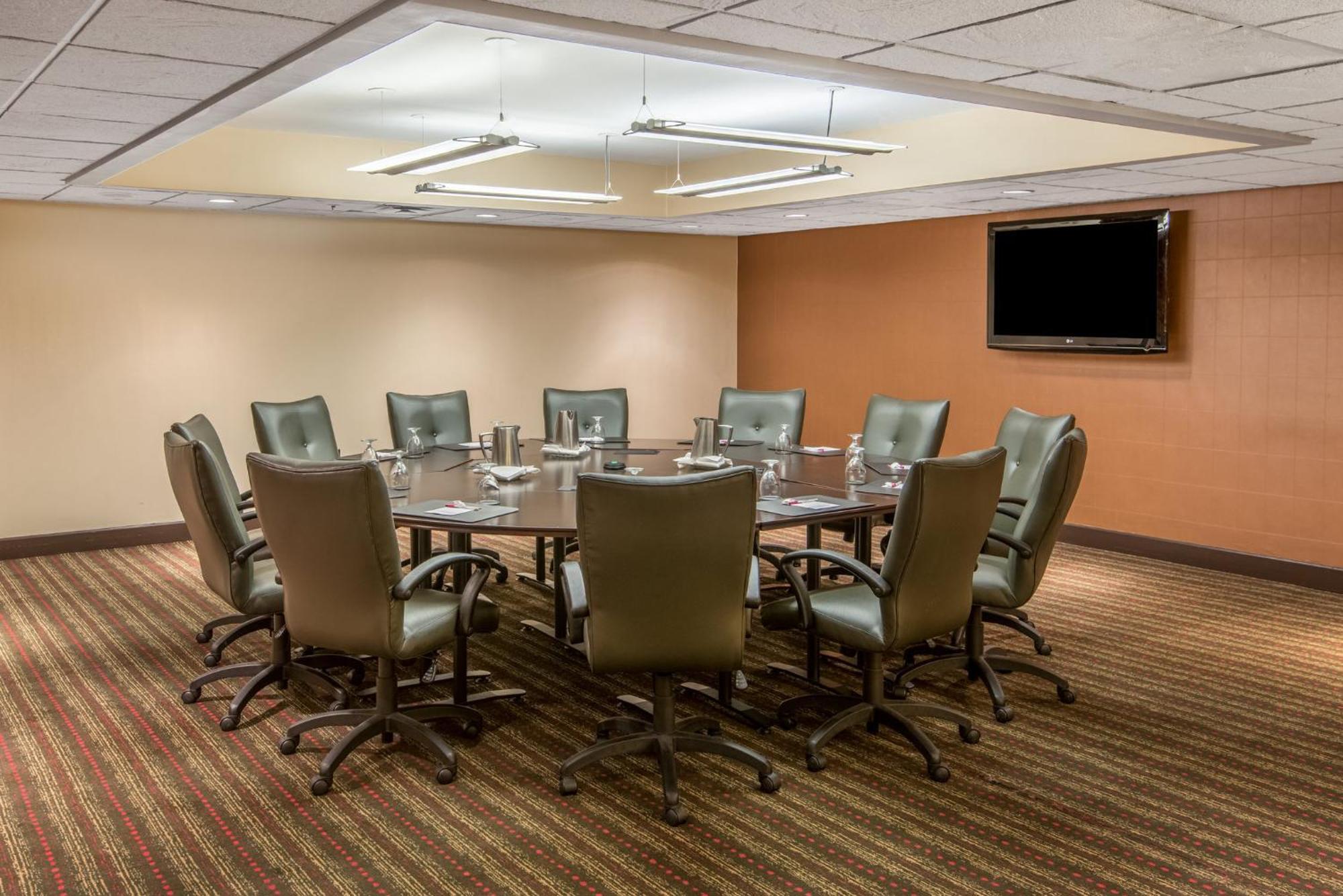 Crowne Plaza Indianapolis-Airport By Ihg Hotell Eksteriør bilde